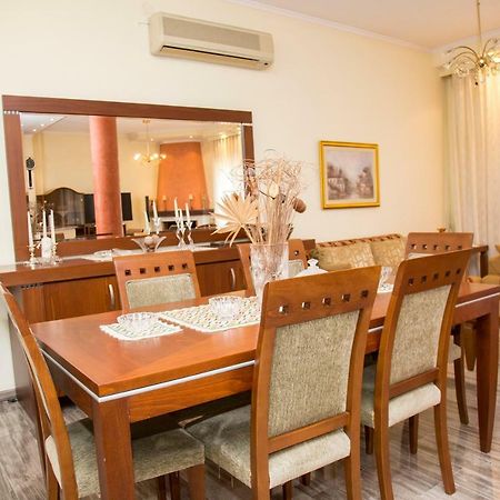 Veta'S Spacious Central Apartment เซเรส ภายนอก รูปภาพ
